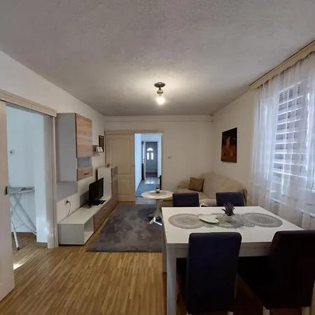Apartment Em Tuzla